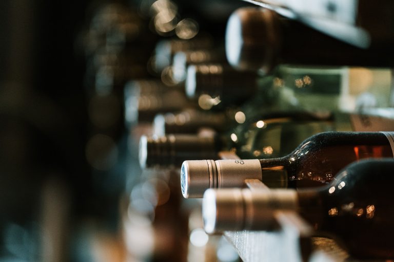 ¿Como usando Safetrack puedes utilizar los codigos QR para cumplir las nuevas normas de la UE sobre etiquetado y marcacion de vinos Blockchain